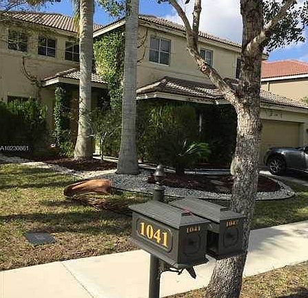 2nd image of 1047 Nandina Dr