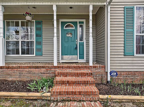 2nd image of 1162 Mountain Top Ln