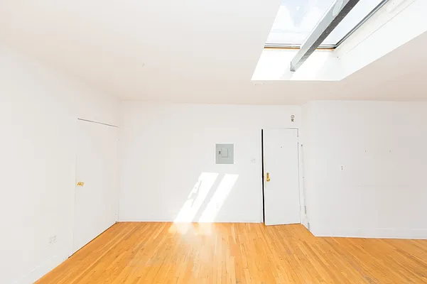 Rented by MNS | media 41