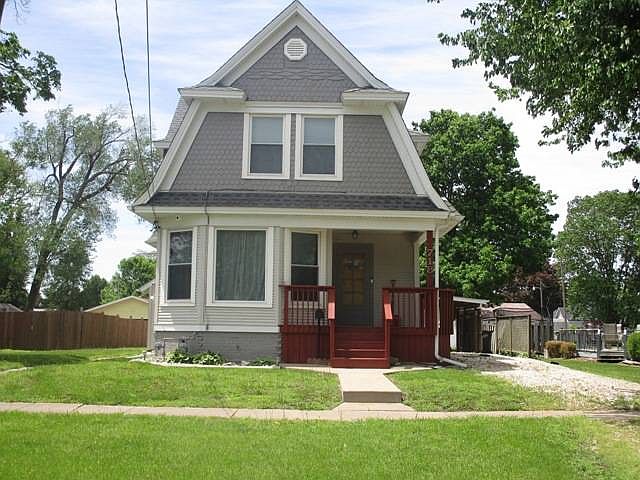 1st image of 718 N A St