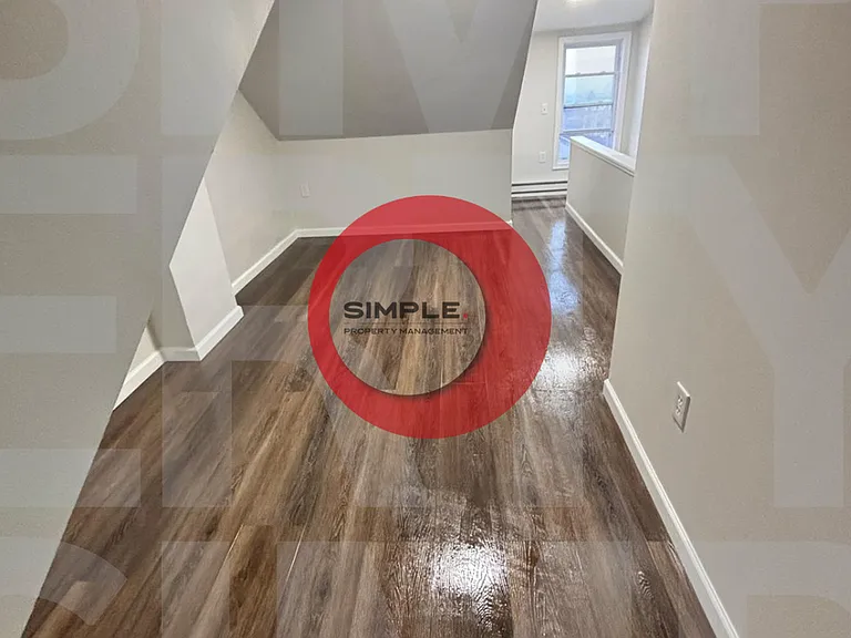 1146 Locust St — Photo 12