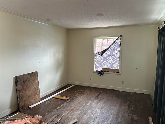 2nd image of 3494 Buchanan Ave