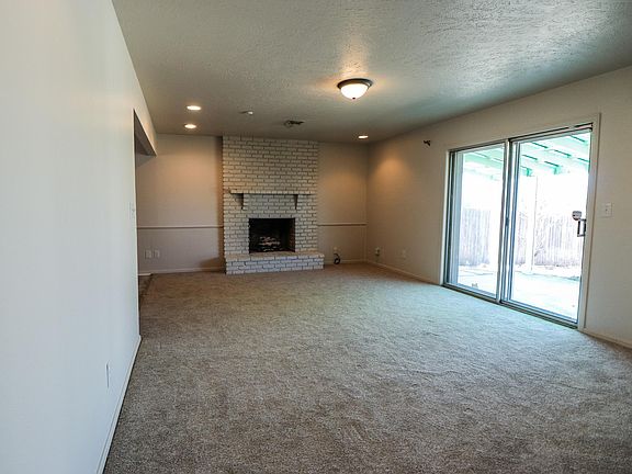 2nd image of 1121 Twilight Dr