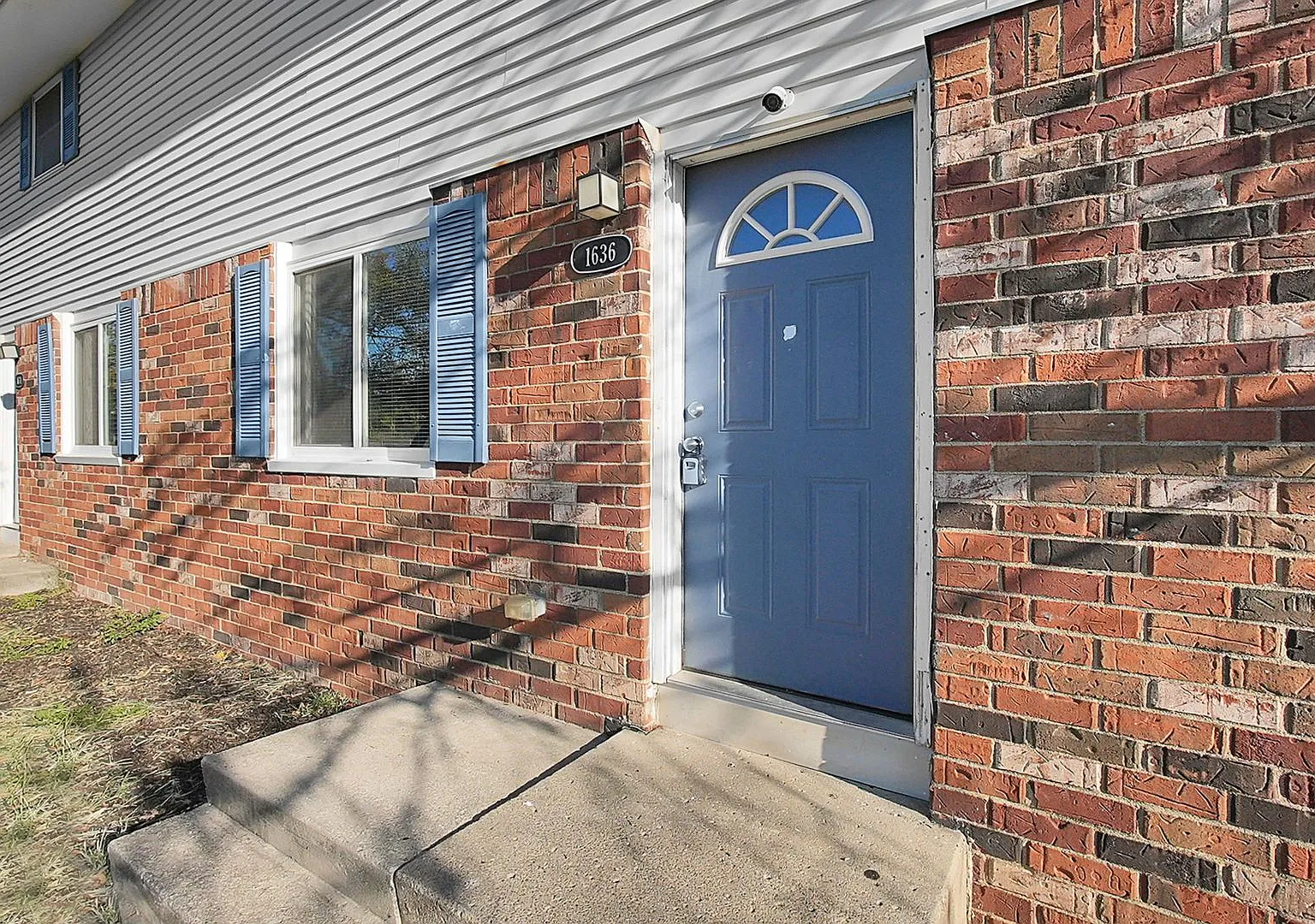 3 bed, 1200 sqft, $1,400 — Photo 2
