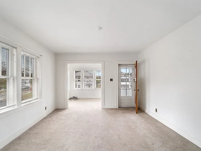 102 Helen St #2 — Photo 4