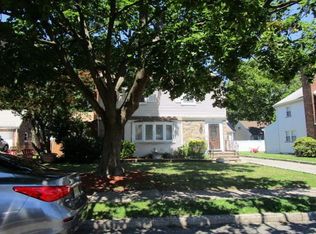 22 Meadow Ln, Bloomfield, NJ 07003