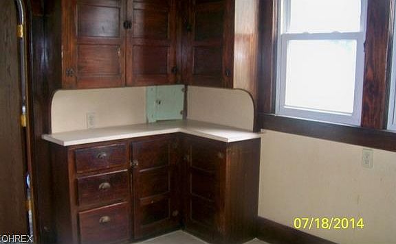 5th image of 328 Oxford Ave