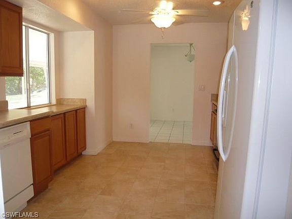 3rd image of 19084 Murcott Dr E