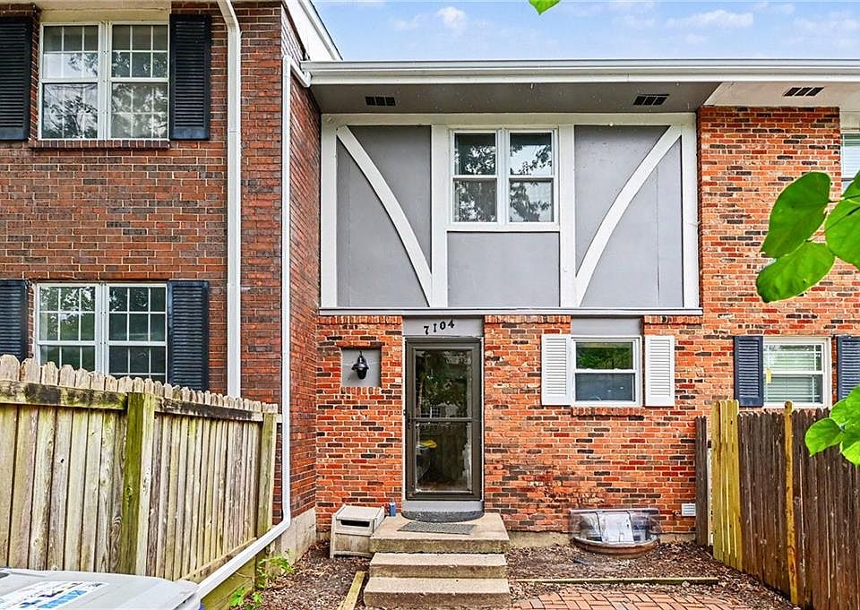 1st image of 7104 NW Chapel Woods Ln