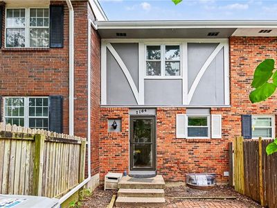 7104 NW Chapel Woods Ln, Kansas City, MO, 64152