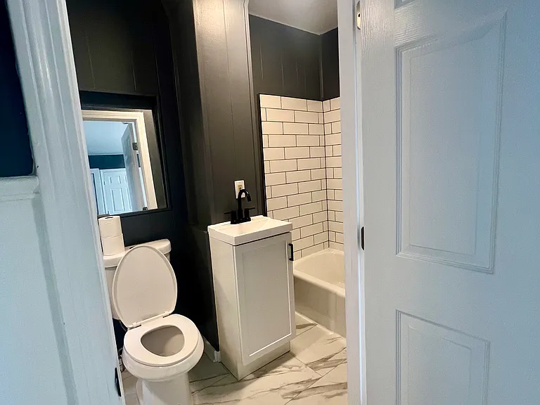 1190 Pleasant St #1 — Photo 14