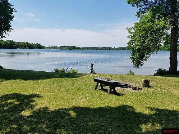 3rd image of 1220 Scenic Hideaway Ln NE