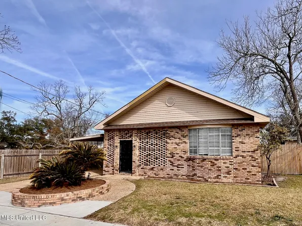 172 Claiborne St, Biloxi, MS 39530