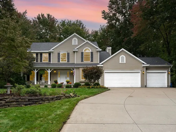 3894 E Tupelo Dr, Midland, MI 48642