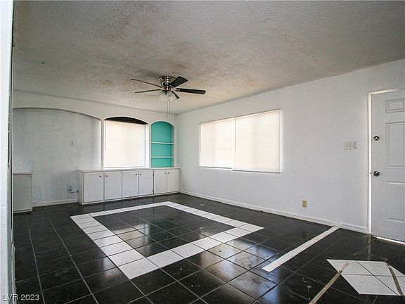 3rd image of 5904 Gipsy Ave