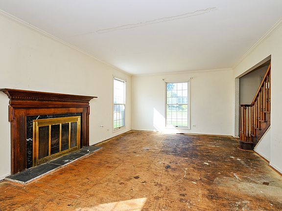 4th image of 130 Westhampton Ct