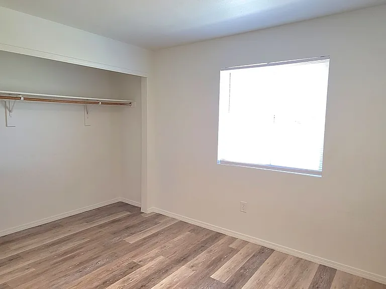 3205 N Main St — Photo 18