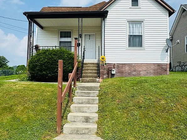 105 Fairlane Ave, Fairmont, WV 26554