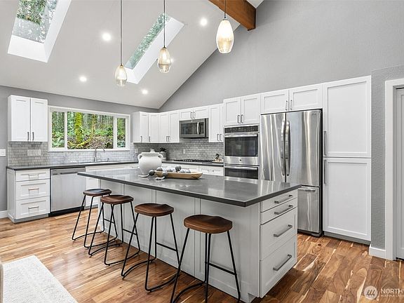 4th image of 22904 NE 51st St
