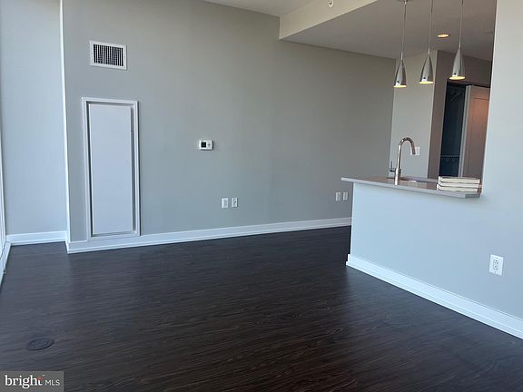 3rd image of 1919-21 Market St #2309