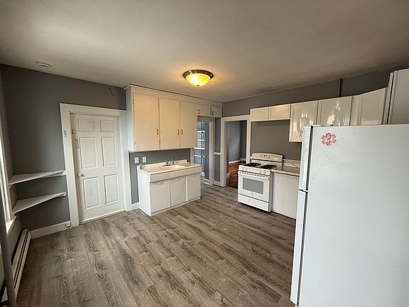 4th image of 12 French Ave Floor 1