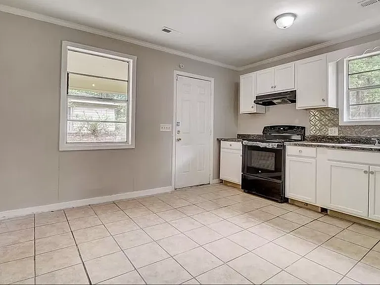 329 Saddlefield Rd — Photo 3