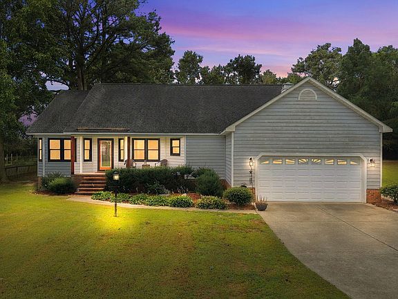 2nd image of 203 W Raintree Lane