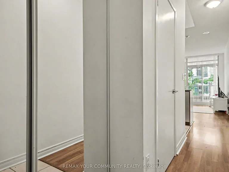 231 Fort York Blvd #219 — Photo 7