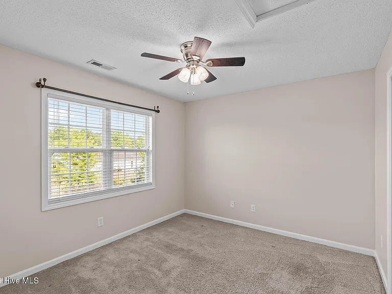 303 Mann St — Photo 28