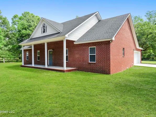 22206 Begonia St, Moss Point, MS 39562