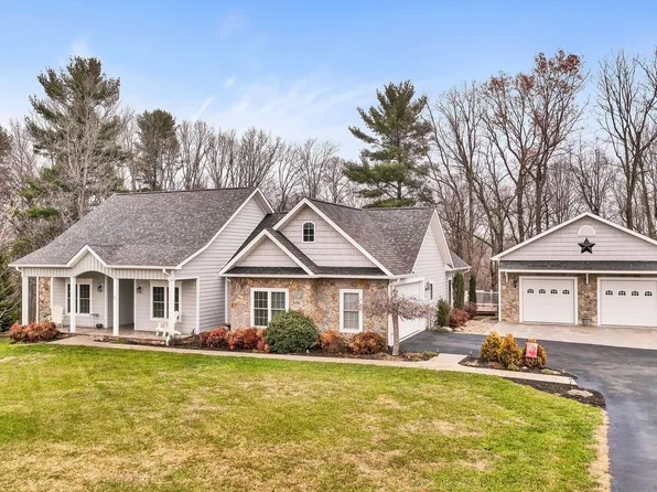 70 Cahas Summit Rd, Boones Mill, VA 24065