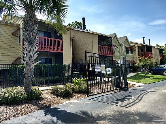 3rd image of 3732 Idlebrook 106 Cir