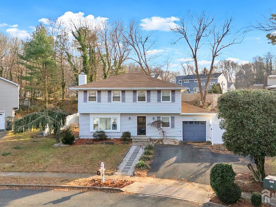 1st image of 4 Janis Ct