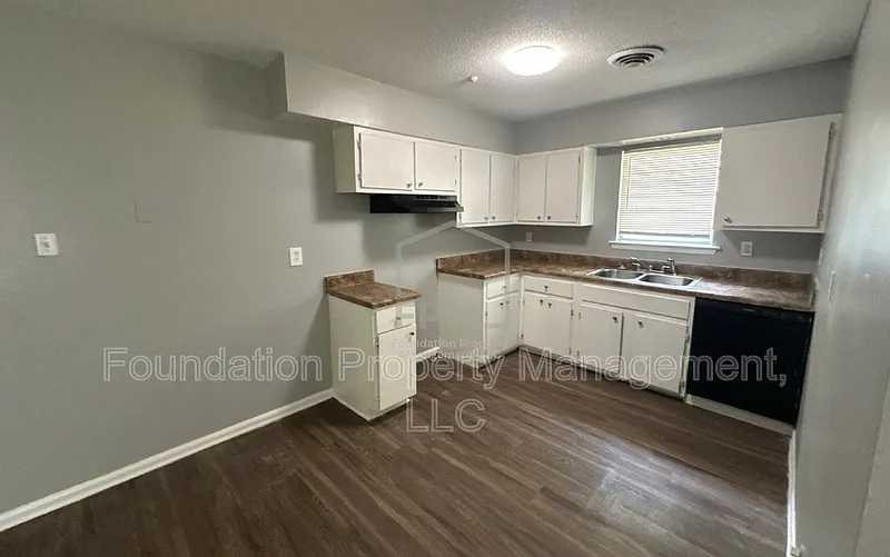 3 bed, 1.0 bath, 1115 sqft, $995 — Photo 4