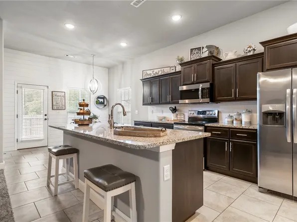 6011 NW McClellen St, Bentonville, AR 72713