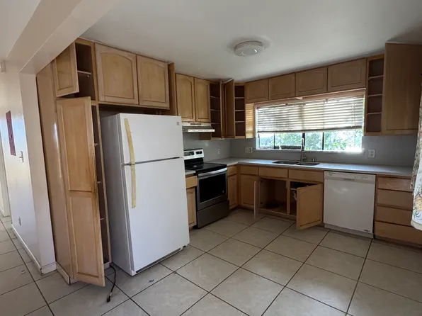 1041 Aila St #2, Honolulu, HI 96818