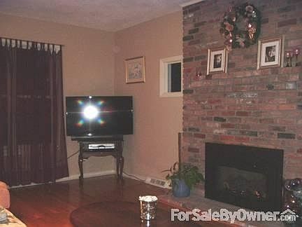 Living Room
						:
						Living Room with newly installed gas fire place.