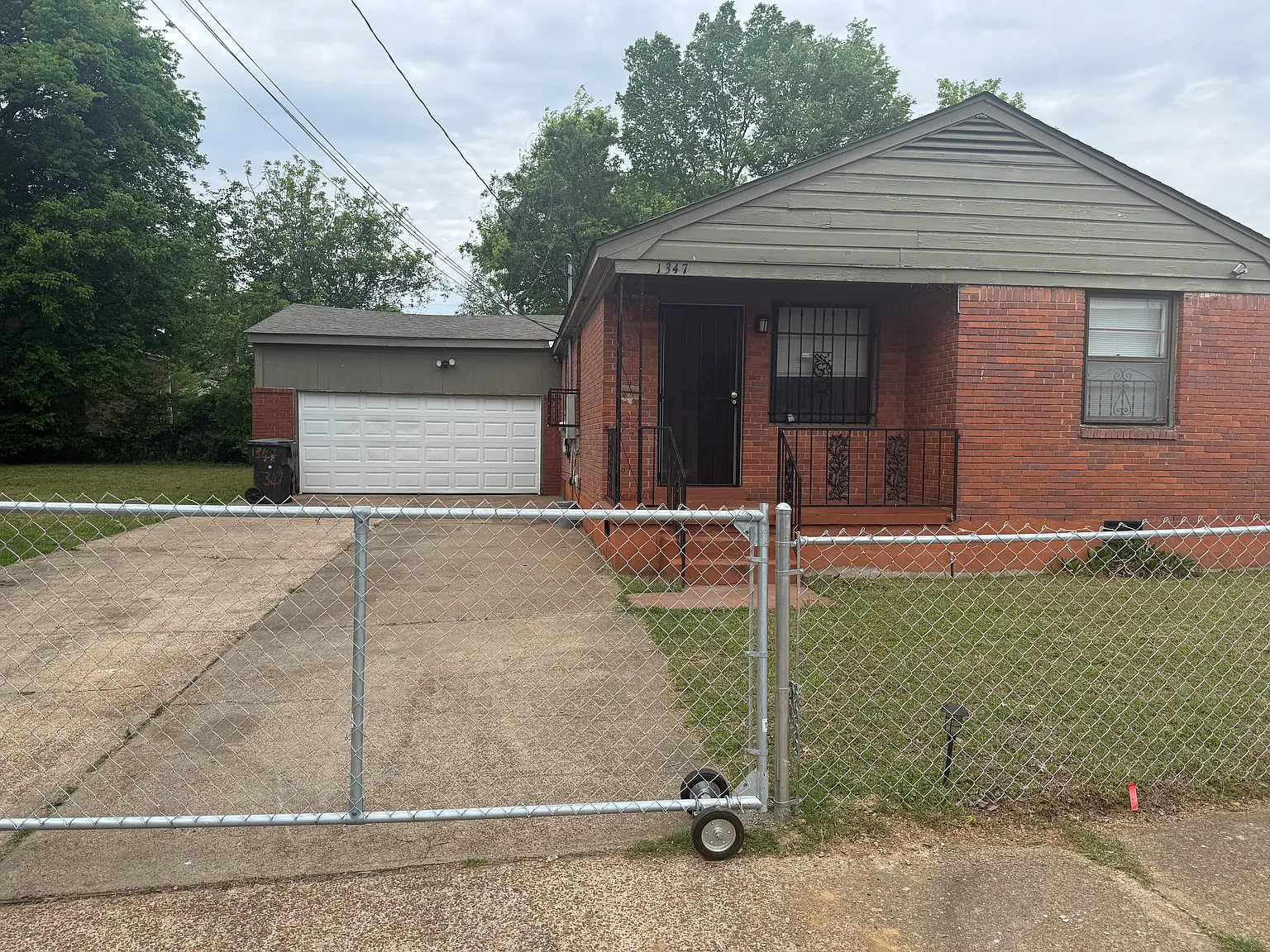 4 bed, 1303 sqft, $1,250 — Photo 2