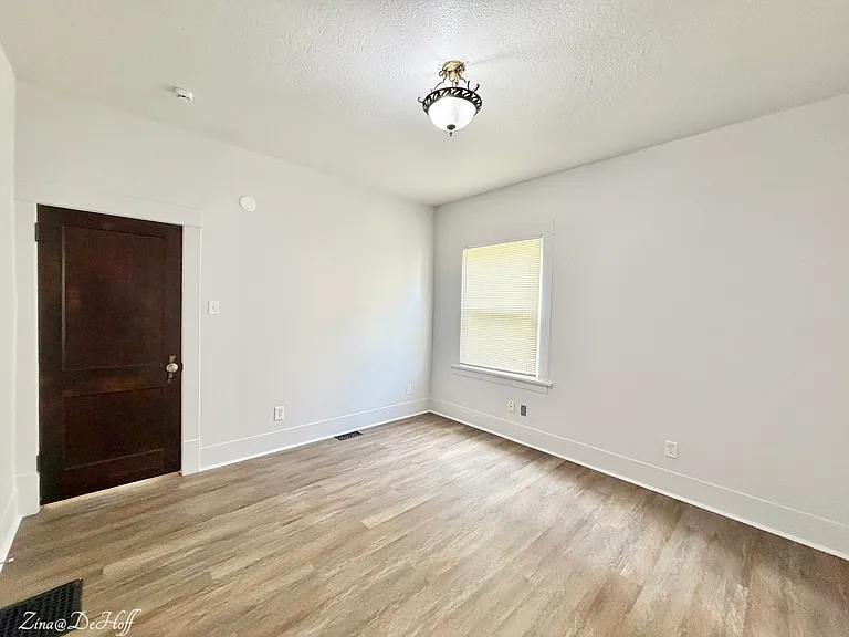 619 Maryland Ave SW — Photo 17