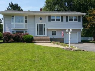 13 West Pkwy, Pequannock, NJ 07440