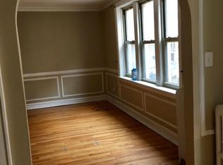 545 W Surf St, Chicago, IL 60657