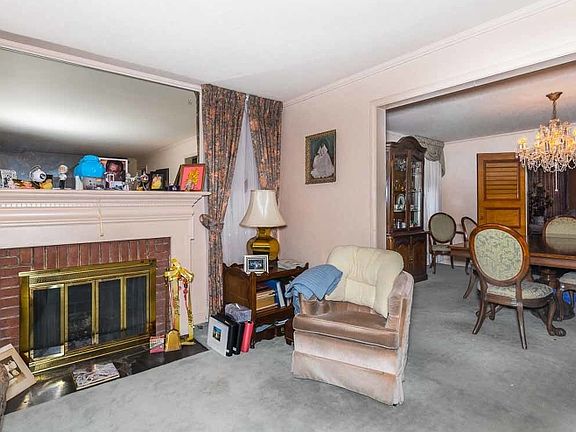 3rd image of 121 Parker Ave