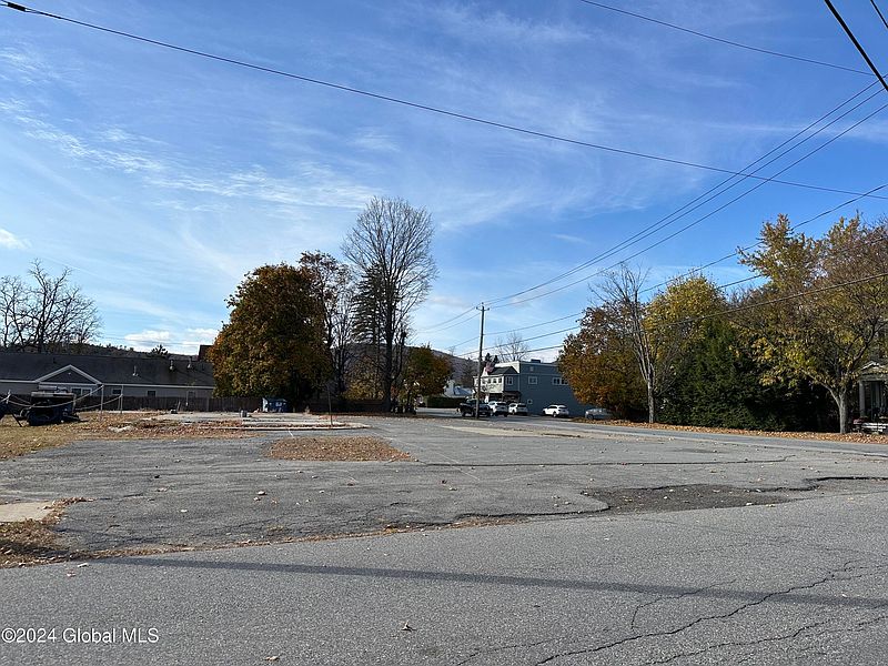 5th image of 202 Bridge Street