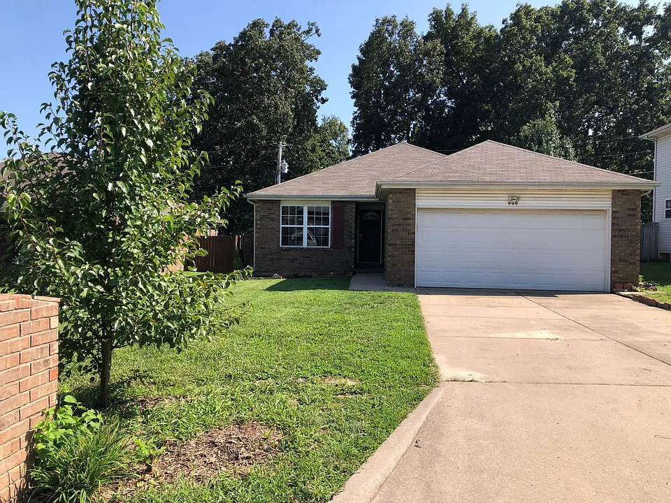 900 W Butterfield Dr