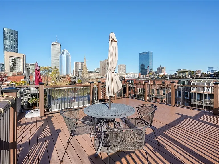 31 Concord Sq #4 — Photo 1