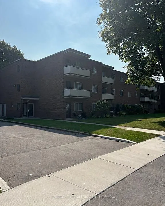 31 Parkside Dr #104