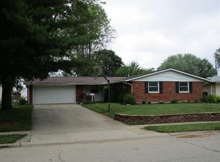 1037 Saratoga Dr, Fairborn, OH 45324
