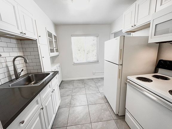 4th image of 2222 P St APT 204
