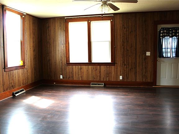 3rd image of 423 W South 2nd St