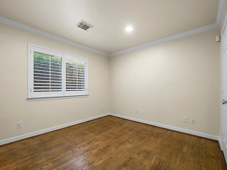 3307B W Lamar St — Photo 17
